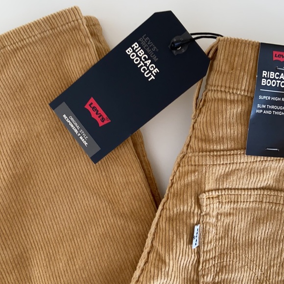New Levi’s ribcage bootcut high rise pants - Picture 6 of 11